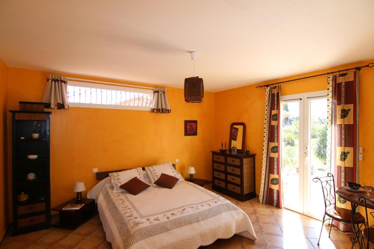 Bed and Breakfast Mas Uranie Le Soler Exterior foto
